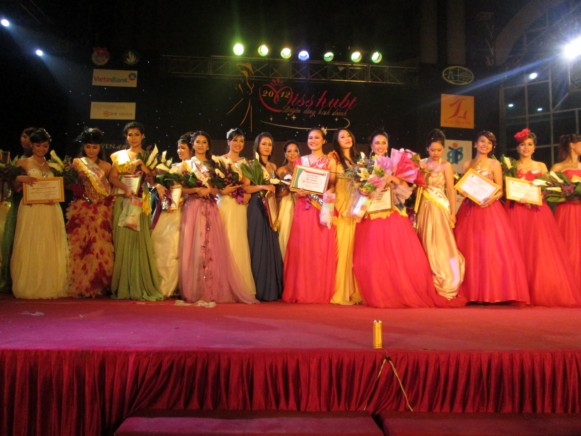 thi-miss-hutb-2013-15